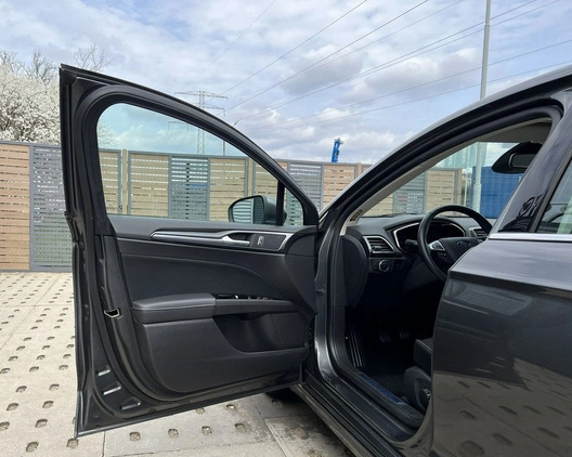 Ford Mondeo cena 97900 przebieg: 48725, rok produkcji 2020 z Wasilków małe 781